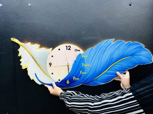 পাখির পালকের ঘড়ি -Premium Bird Feather Clock - Image 1
