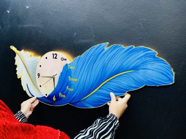 পাখির পালকের ঘড়ি -Premium Bird Feather Clock - Image 2